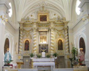 Chiesa Cristo Crocifisso - altare maggiore